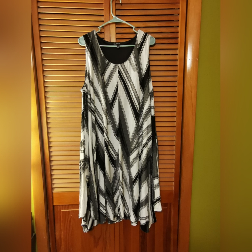 Simply Vera Vera Wang Black and White Sleeveless Sundress